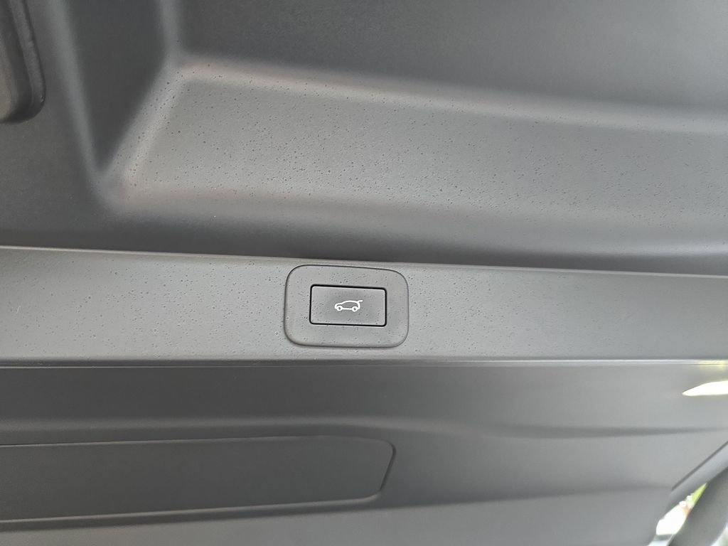 2025 Land Rover Range Rover SE - Photo 14