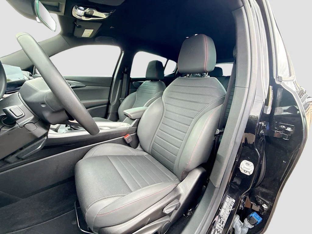 Used 2024  Dodge GT image 23