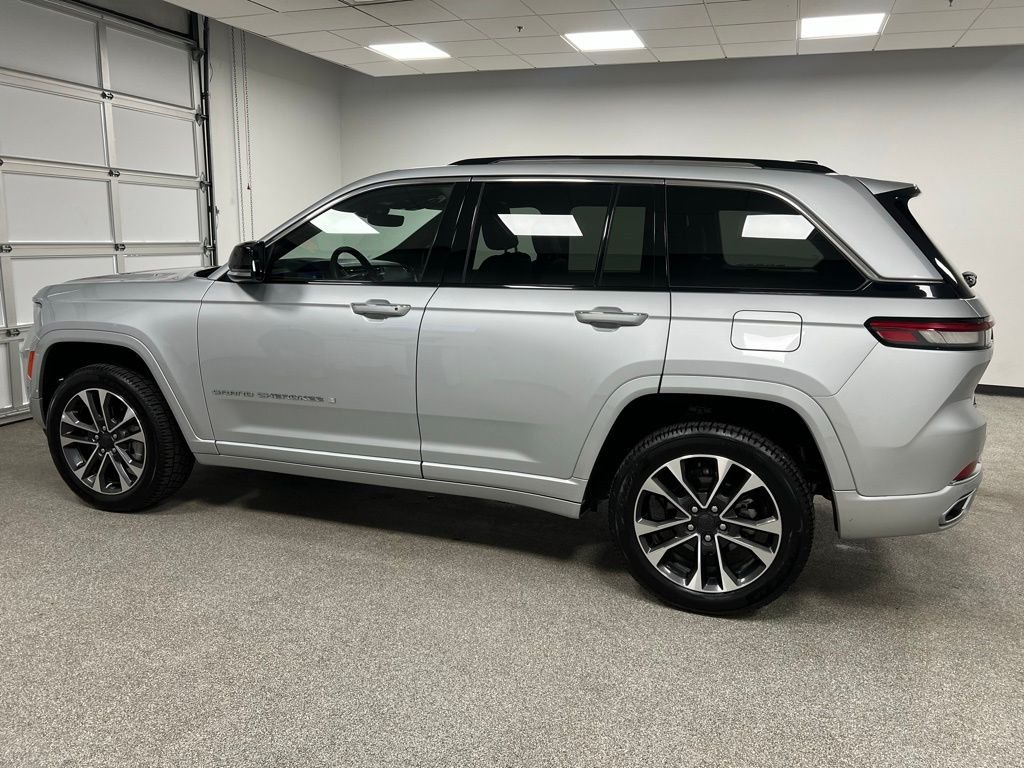 2023 Jeep Grand Cherokee Overland - Photo 8