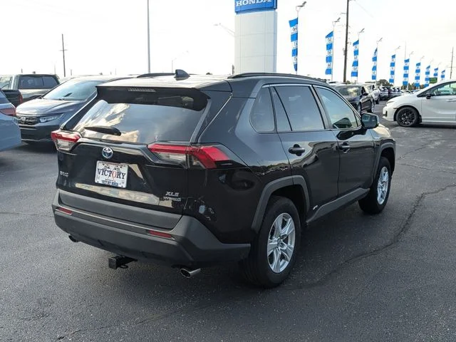 Used 2019 Midnight Black Metallic Toyota XLE image 7