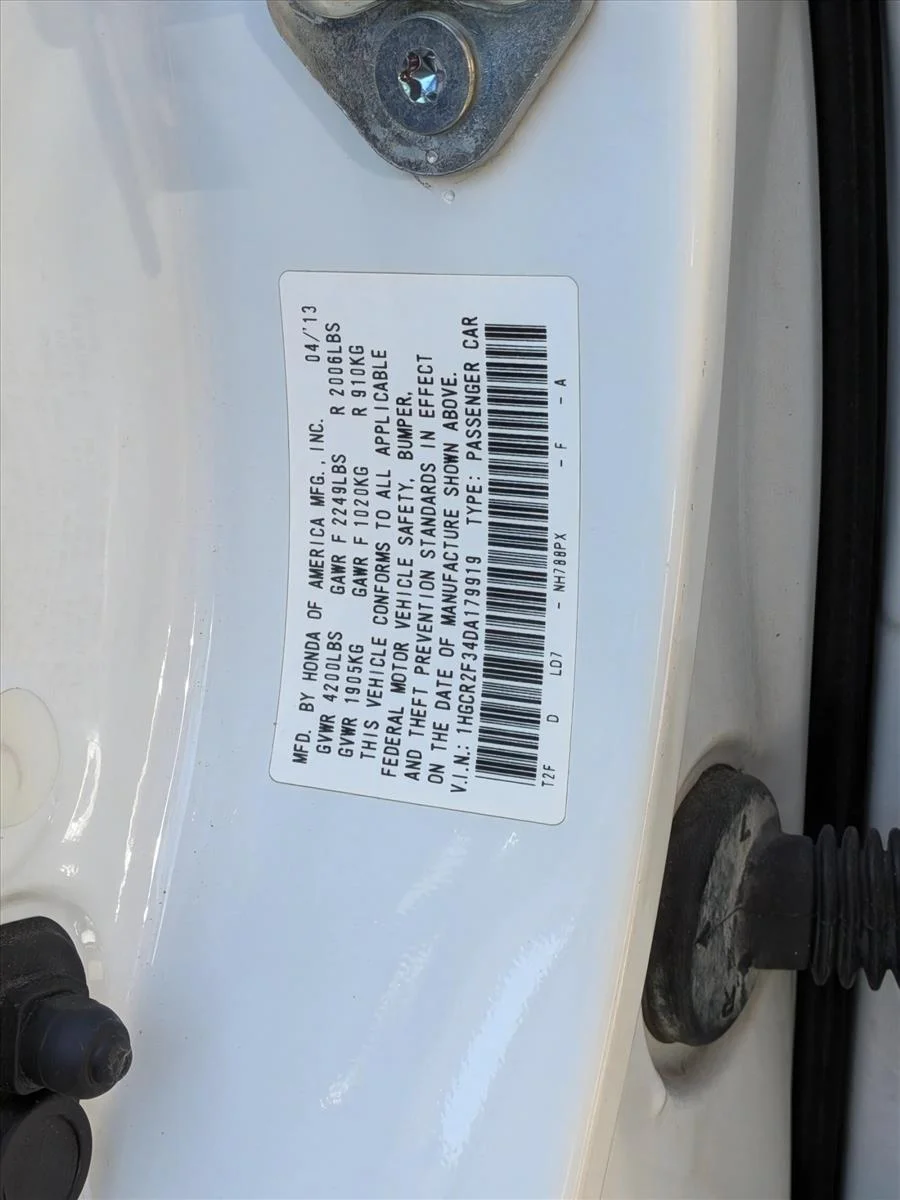 Used 2013 White Honda LX image 16