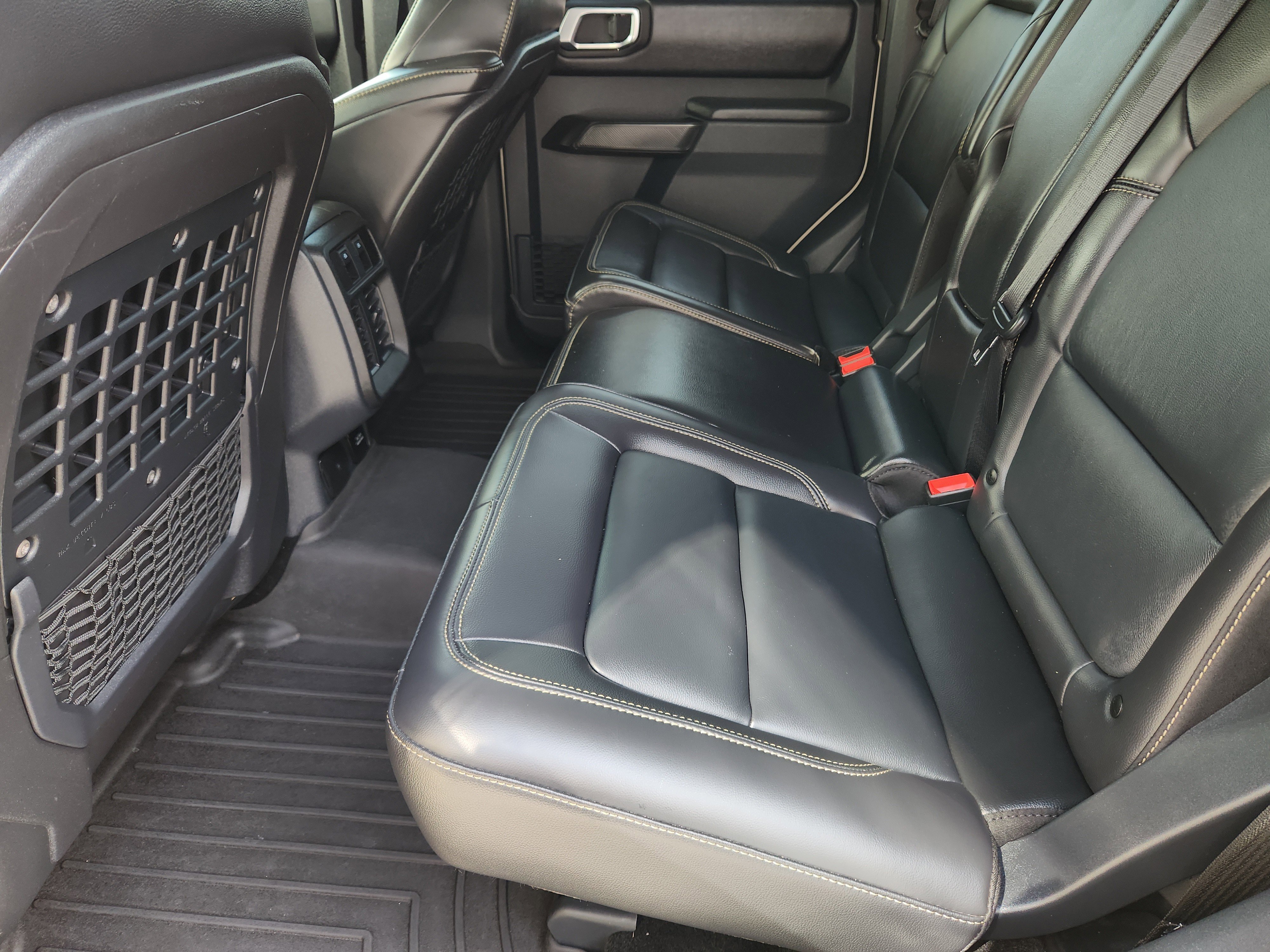 Used 2025 Desert Sand Ford Badlands image 31