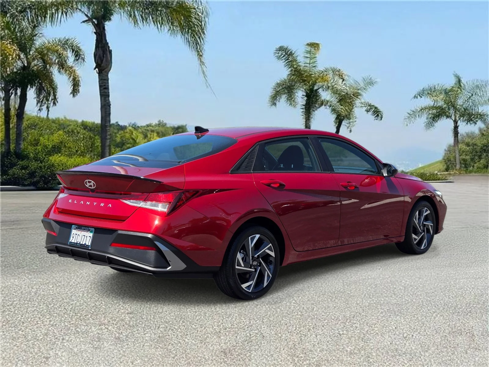 Used 2025 Ultimate Red Hyundai SEL Sport IVT image 5