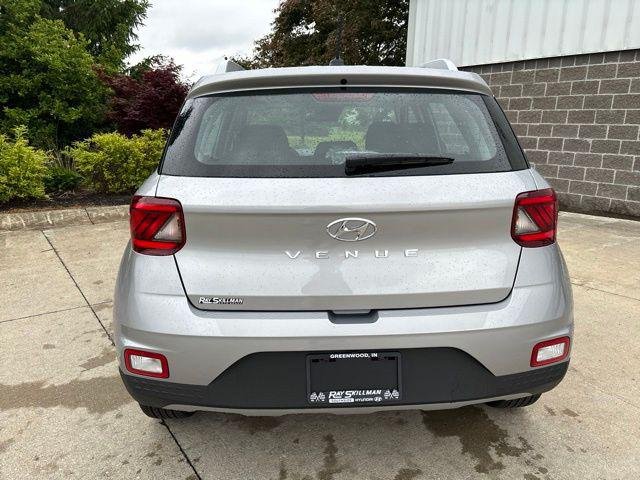 New 2026 Shimmering Silver Hyundai SEL image 41