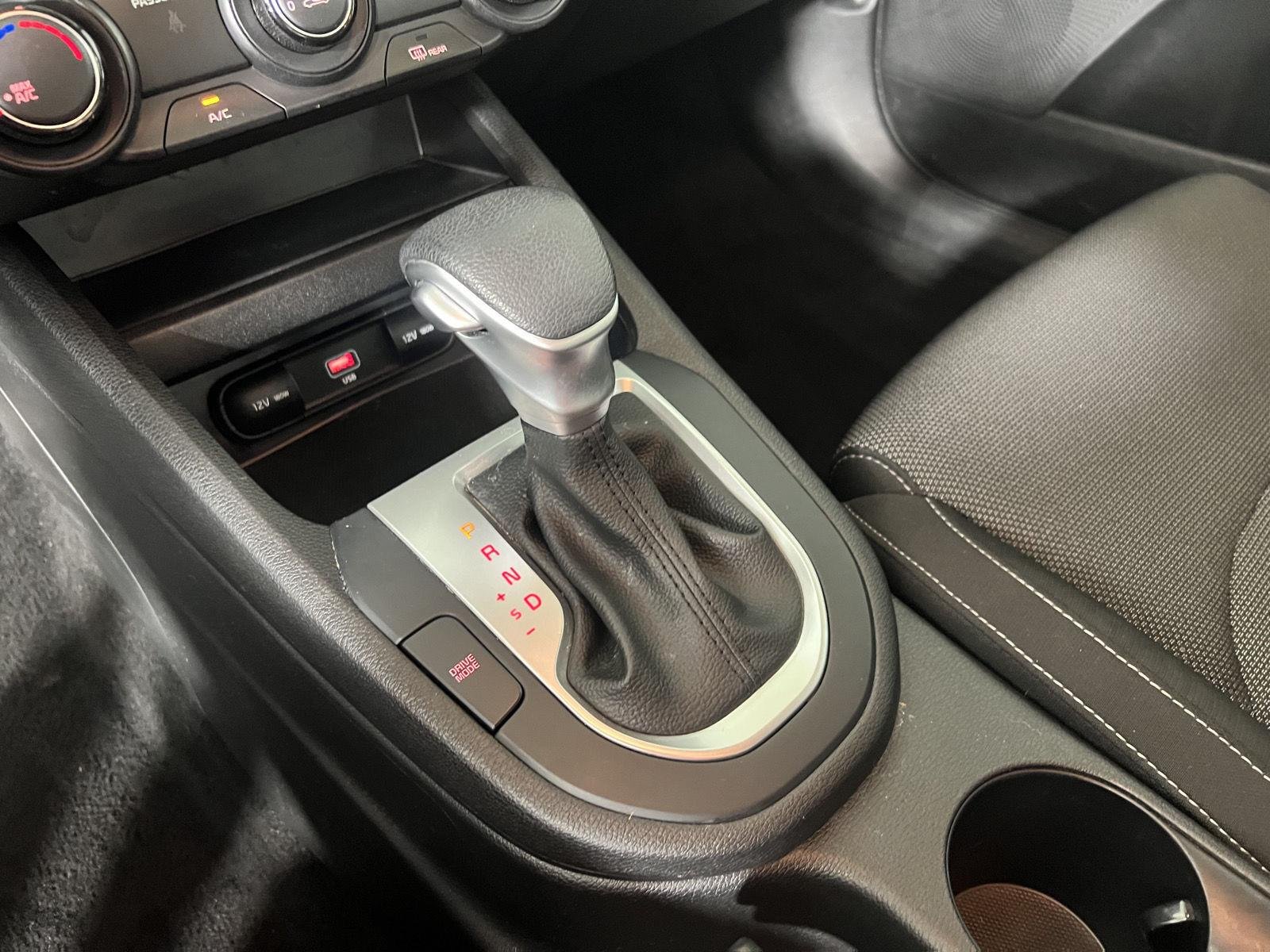 Used 2023 Snow White Pearl Kia LXS image 17