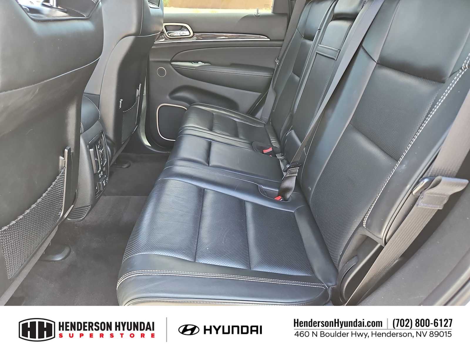 Used 2017 Ivory 3-Coat Jeep Overland image 20