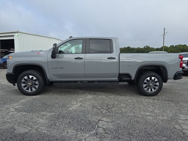 2024 Chevrolet Silverado 2500HD Custom photo 2