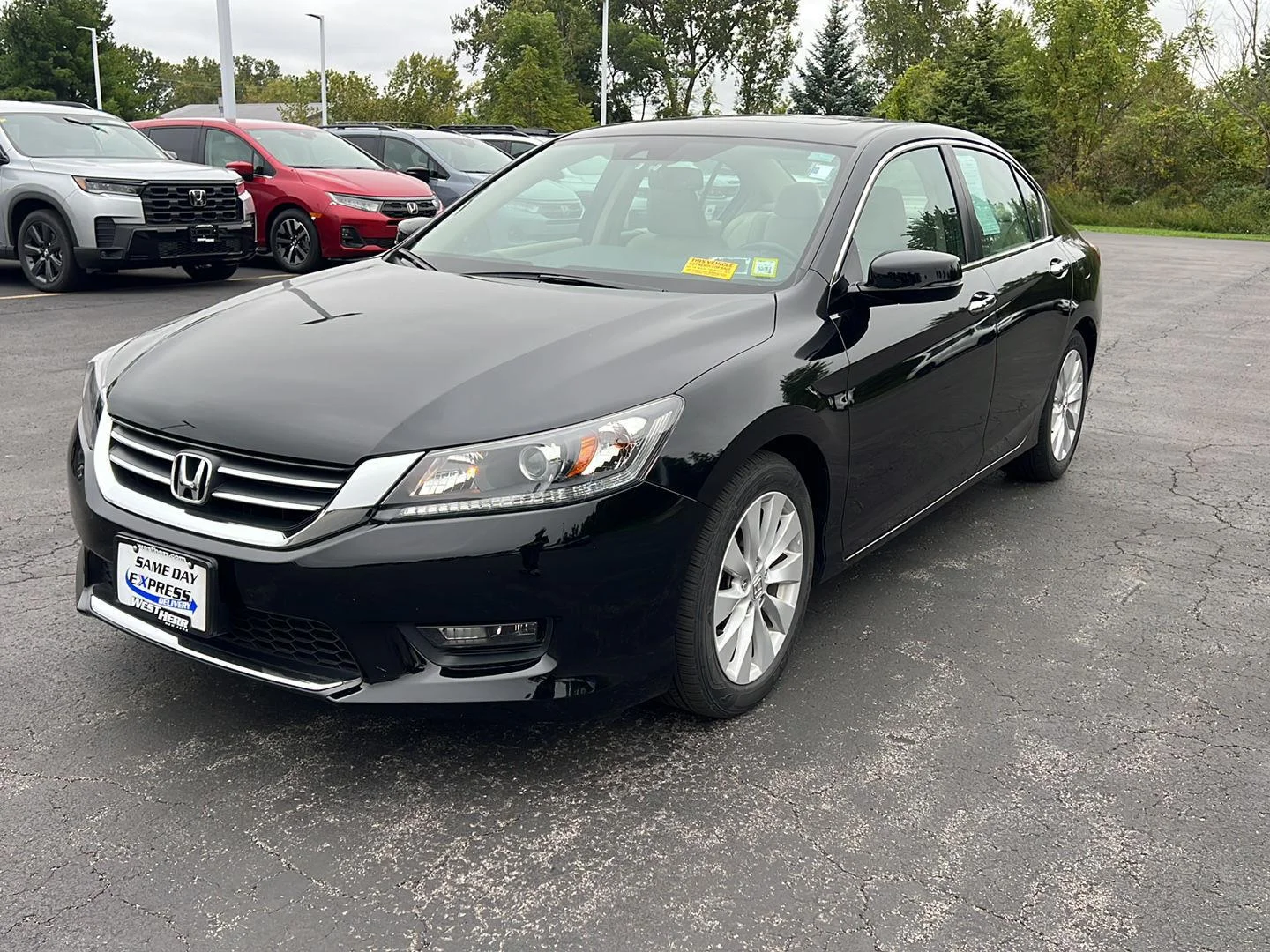Used 2015  Honda EX-L image 2