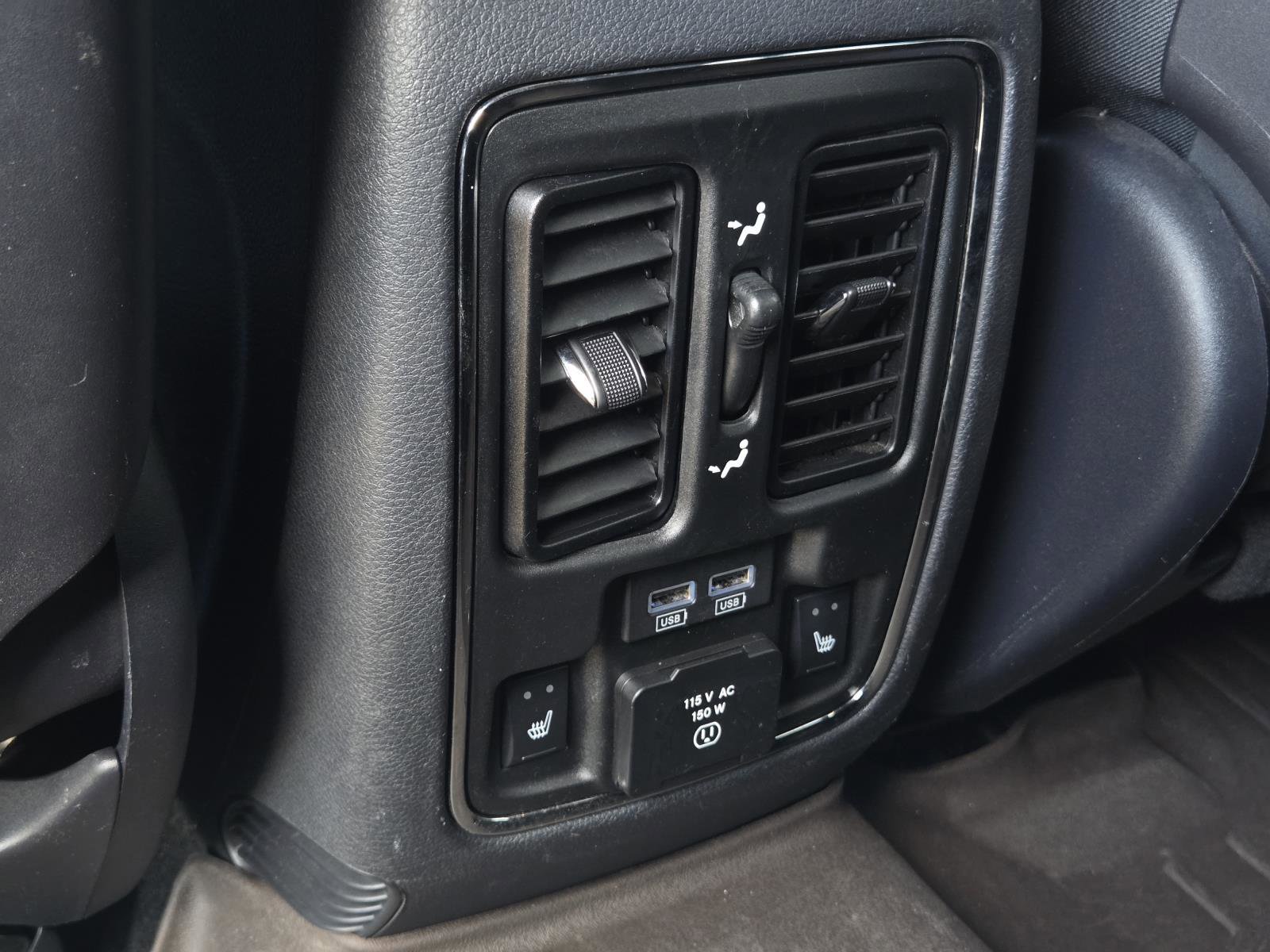 Used 2017 Ivory 3-Coat Jeep Overland image 32