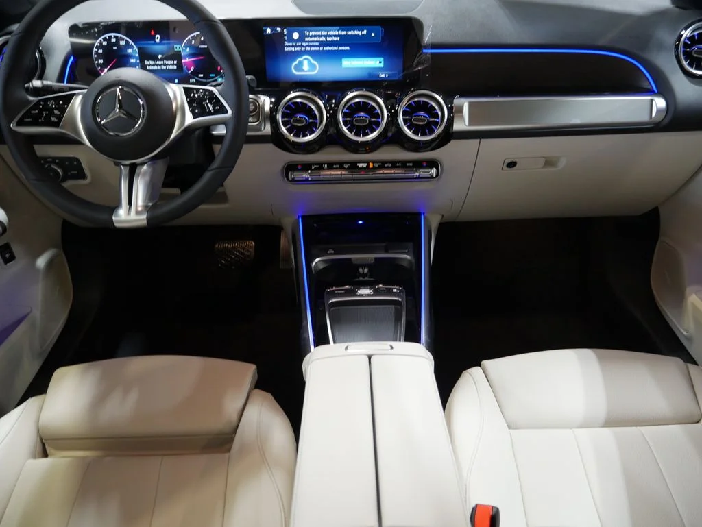 Certified Used 2026 Polar White Mercedes-Benz GLB 250 image 37