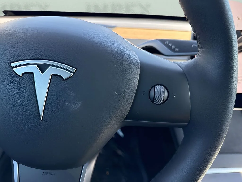 Used 2021  Tesla Long Range image 17