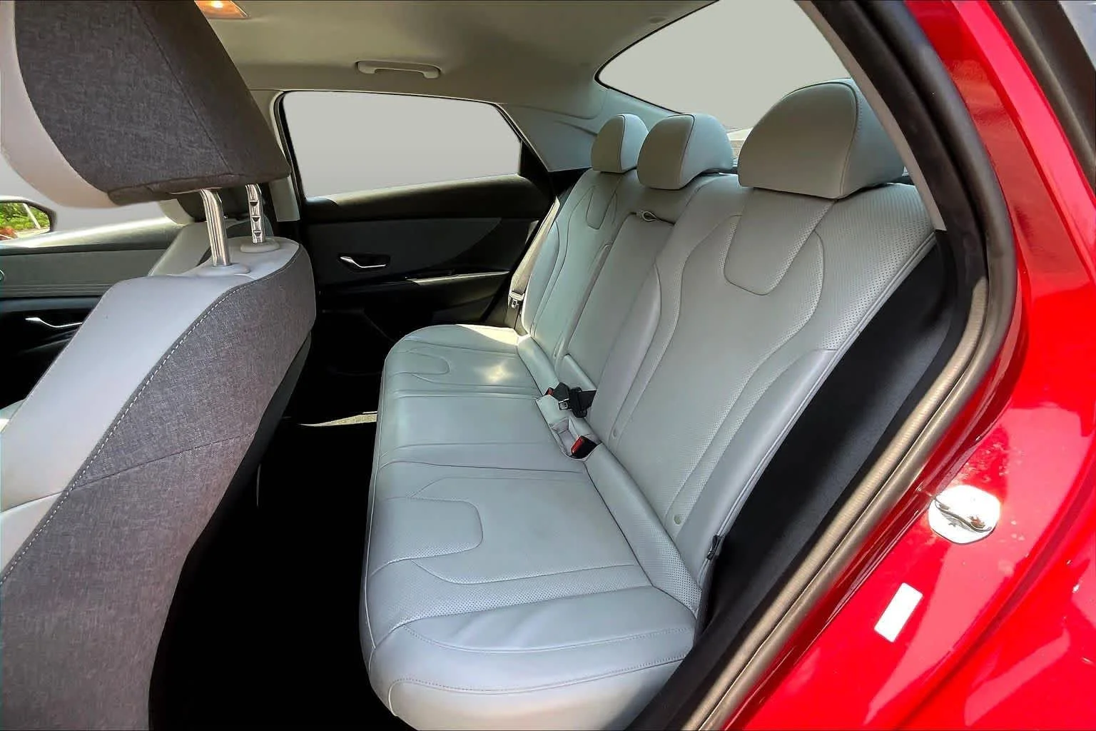 Used 2022 Scarlet Red Pearl Hyundai Limited image 20