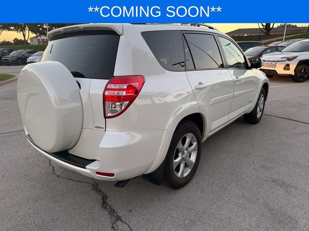 Used 2010  Toyota Limited image 7
