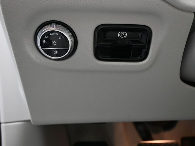 Used 2024  Mercedes-Benz Base image 20