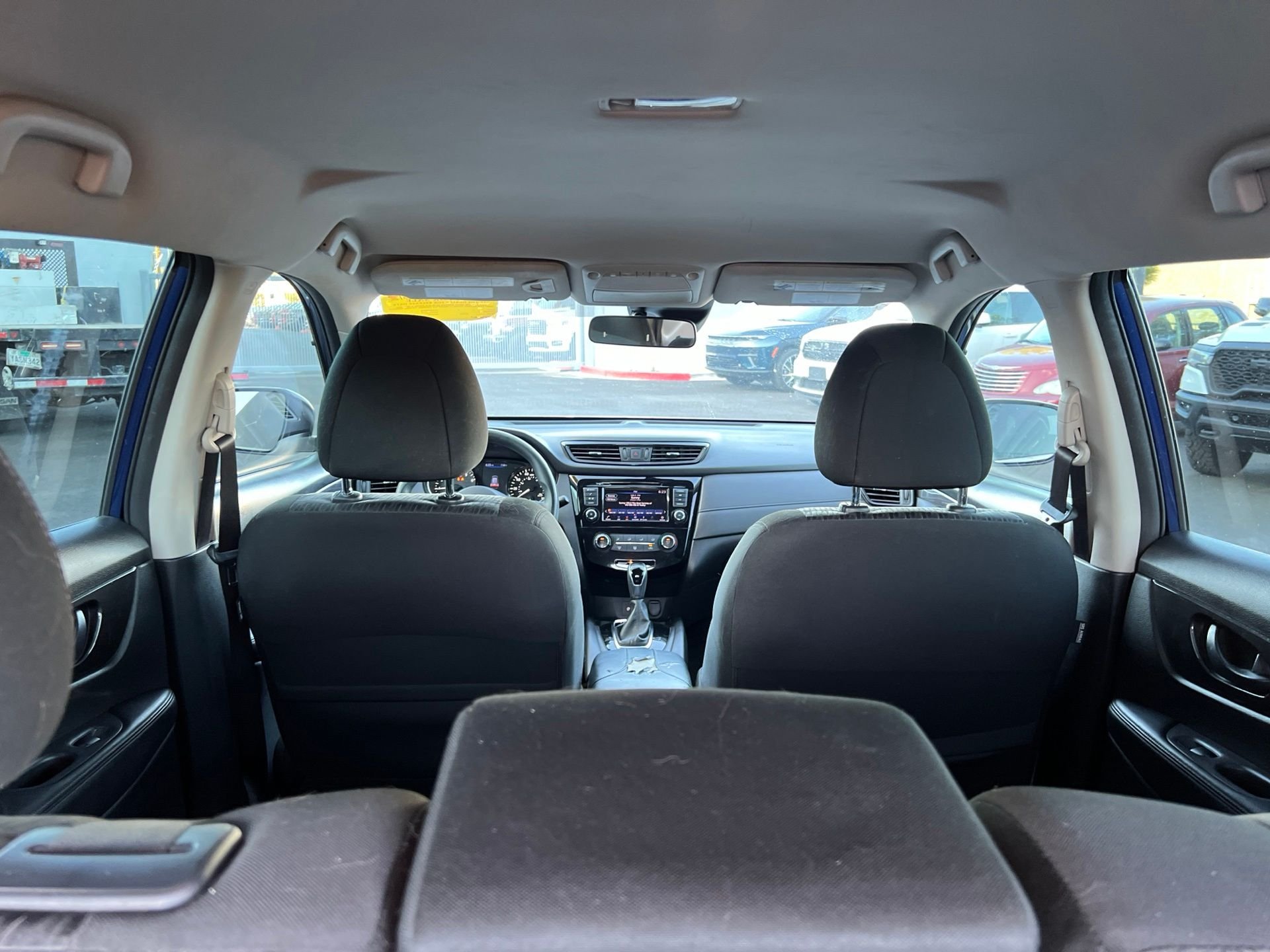 Used 2020 Blue Nissan S image 16
