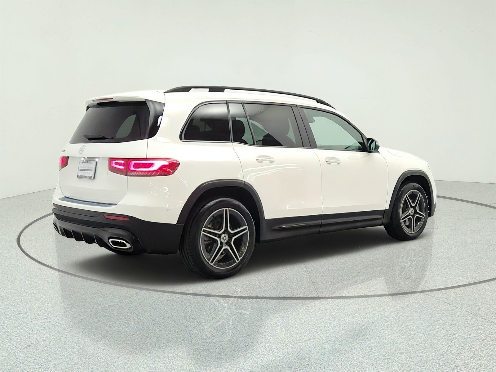 Used 2021 Polar White Mercedes-Benz GLB 250 SUV image 5