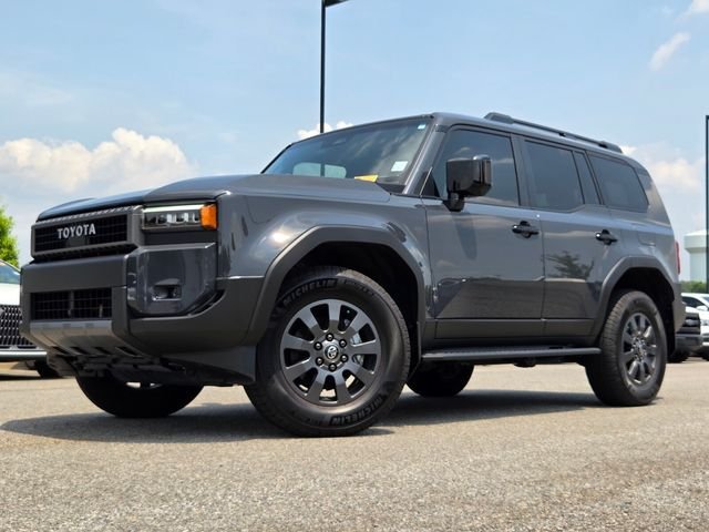 Used 2025  Toyota Base image 24