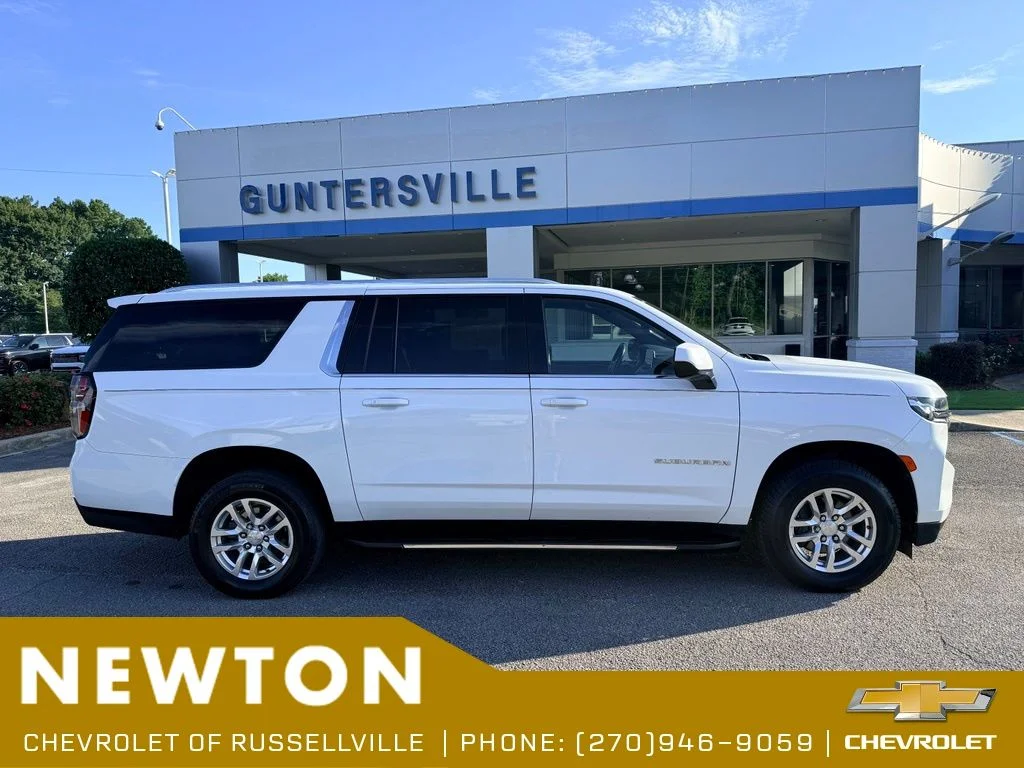 Used 2022 Summit White Chevrolet LT image 4