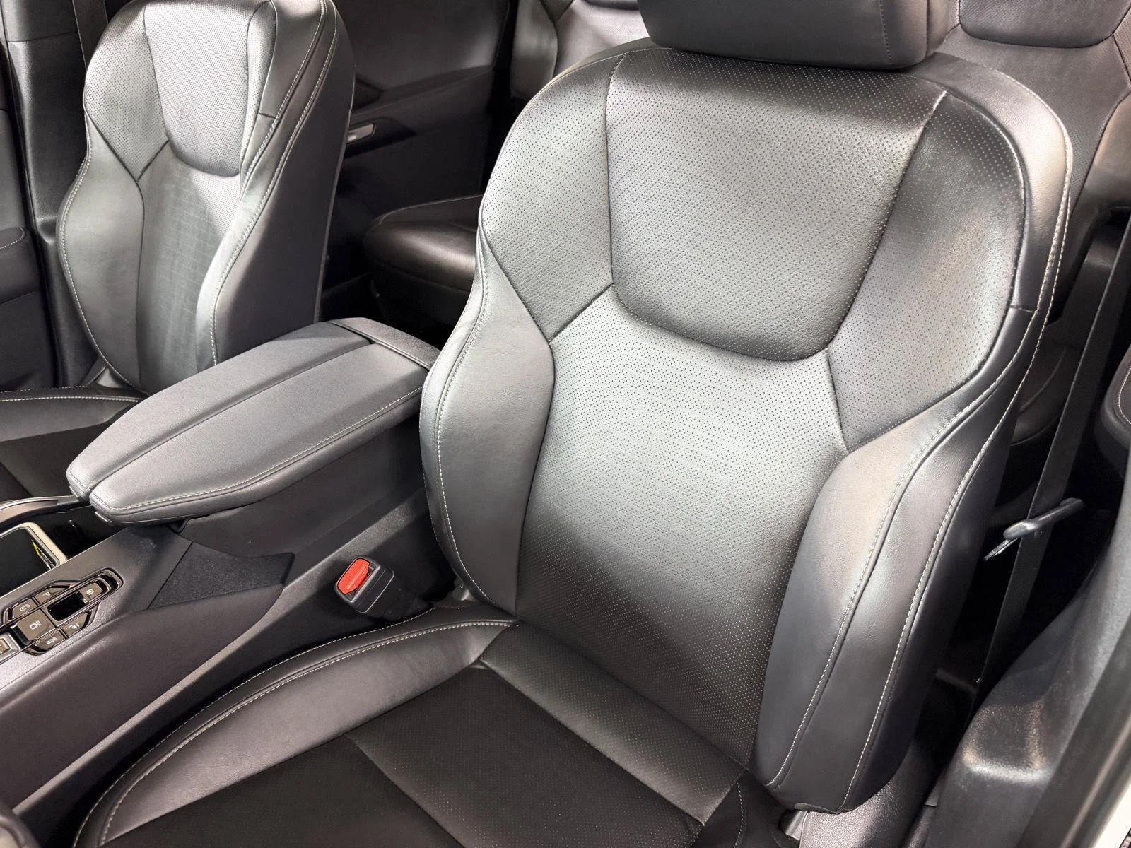 Used 2024 Beige Lexus 350 Premium image 27