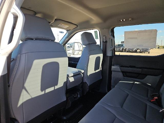 New 2027 Oxford White Ford F-350® XL image 41