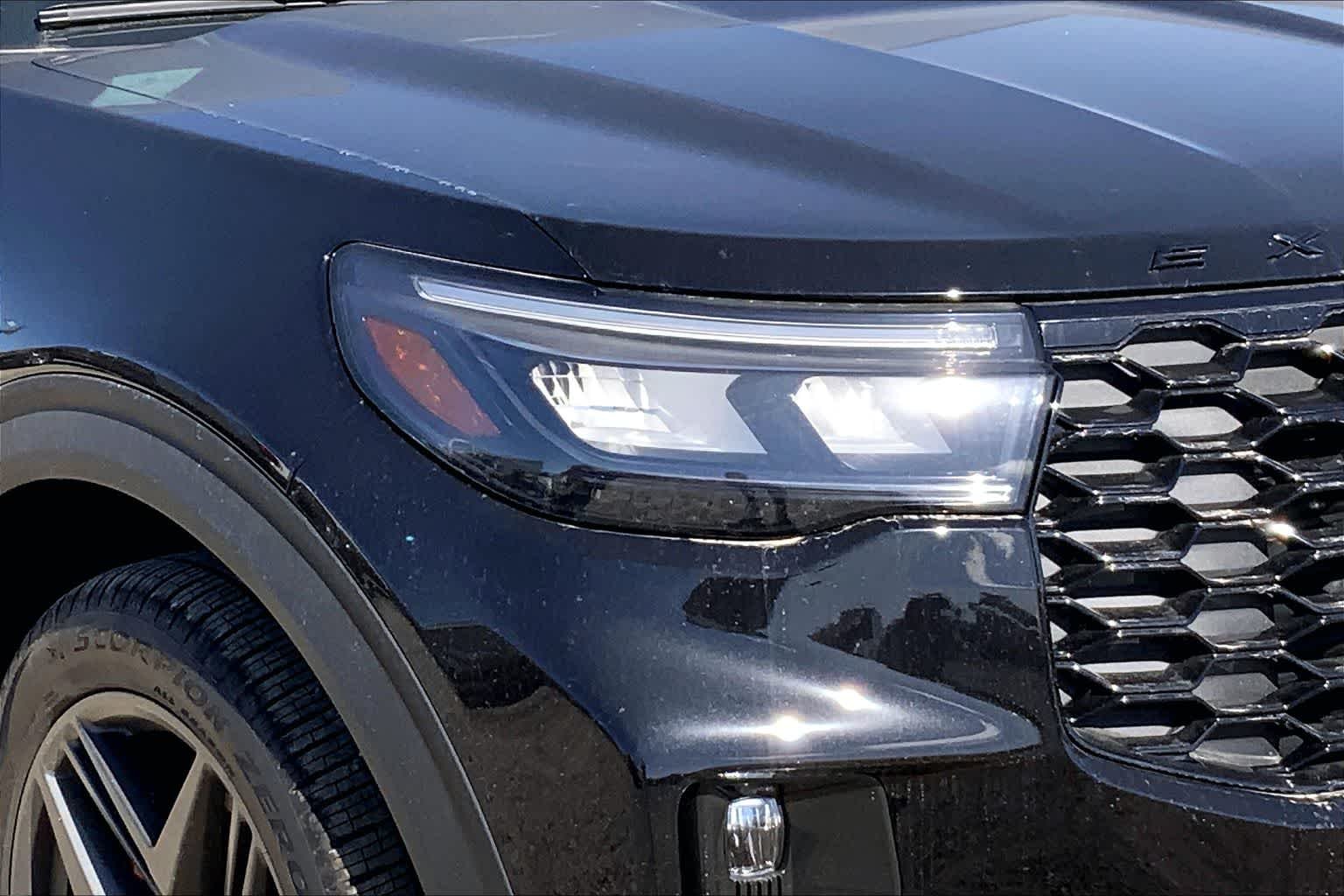 2026 Ford Explorer ST - Photo 10