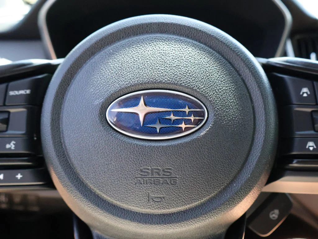 Used 2025 White Subaru Onyx Edition image 27