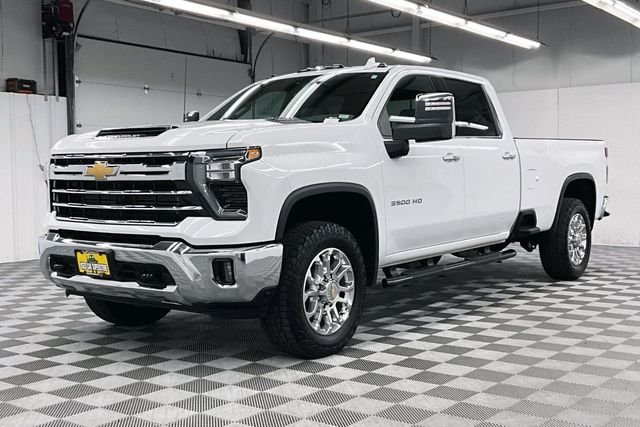 2025 Chevrolet Silverado 3500HD LTZ - Photo 12