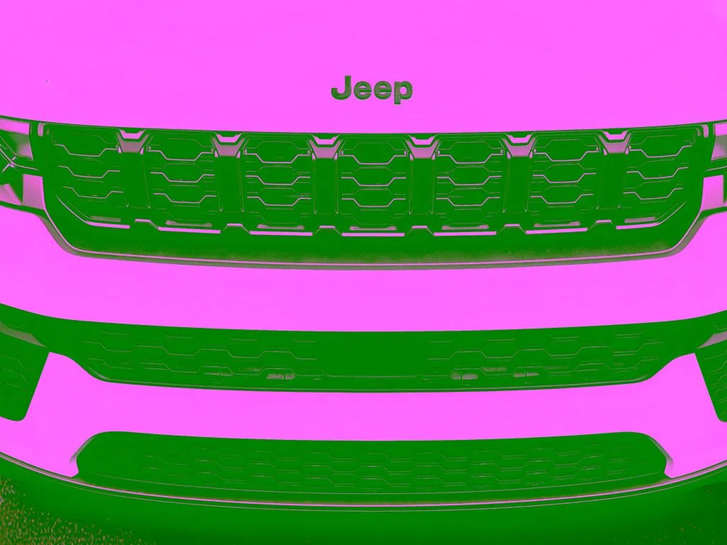 New 2026 Bright White Clear-Coat Exterior Paint Jeep Laredo image 3