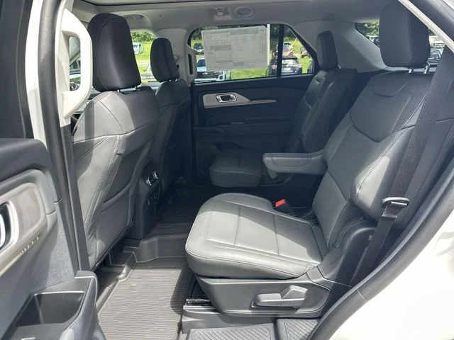 New 2026 Star White Metallic Tri-Coat Ford Active image 56