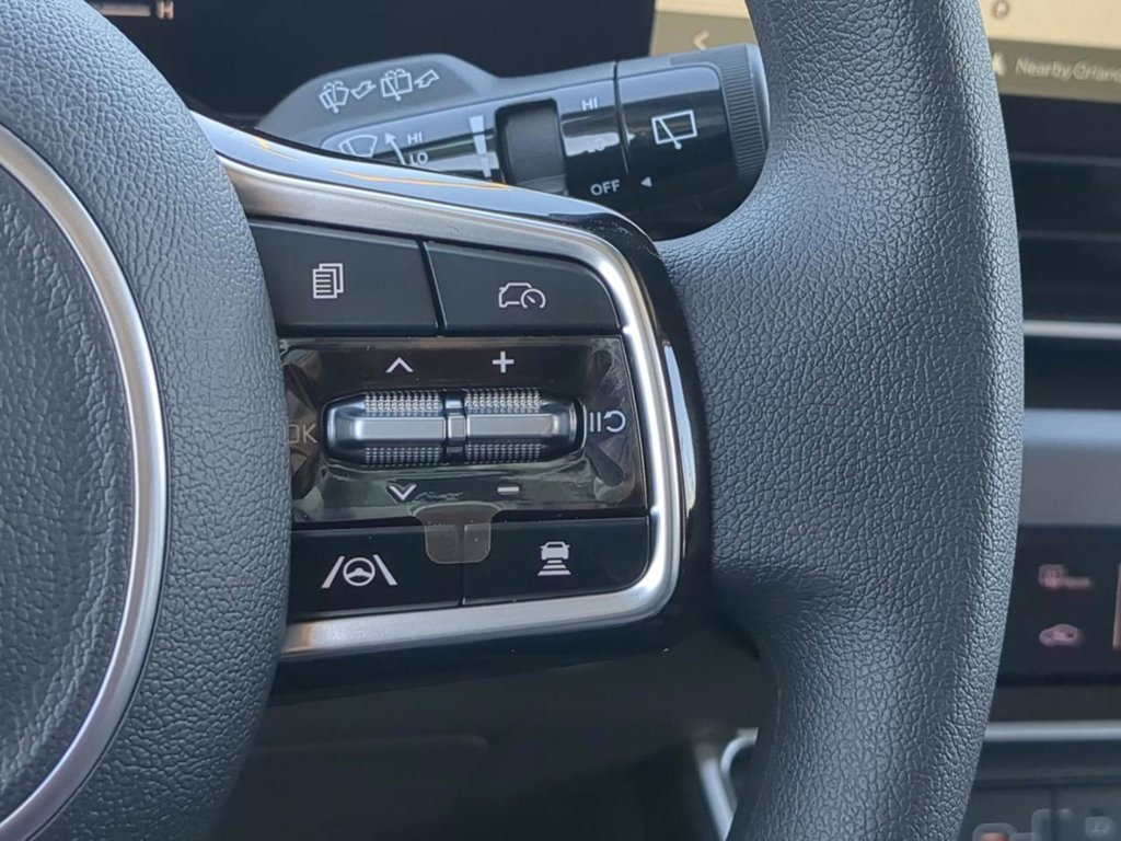 New 2026 Snow White Pearl Kia LX image 28