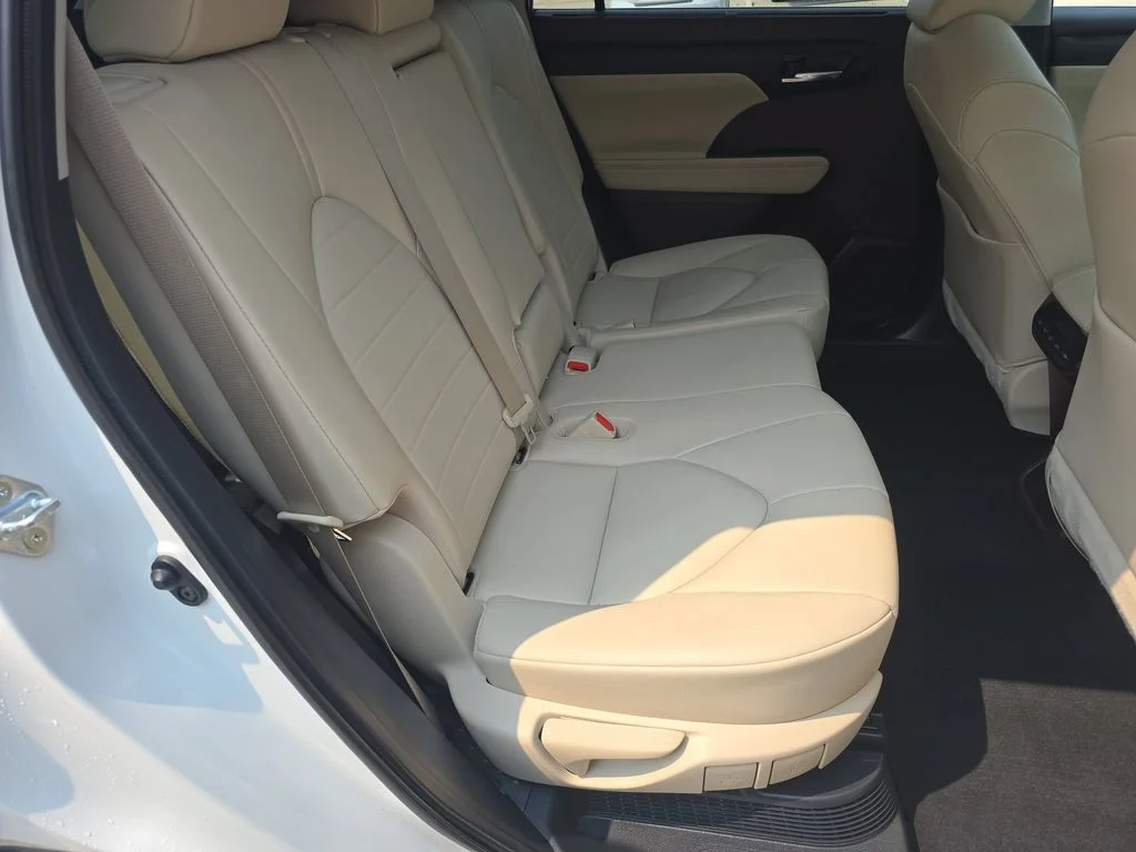 Used 2021  Toyota XLE image 37