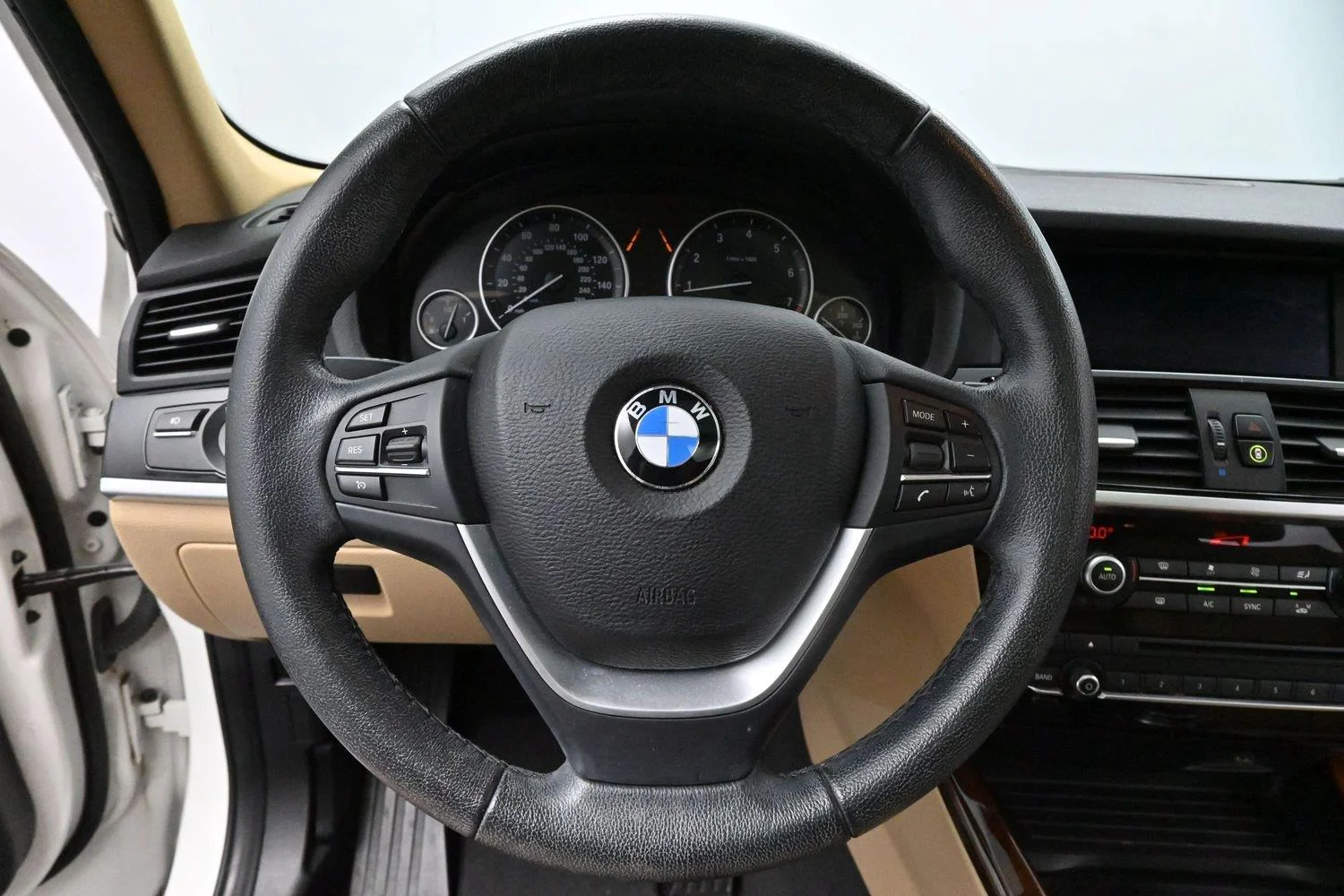 Used 2017 Alpine White BMW xDrive28i image 15