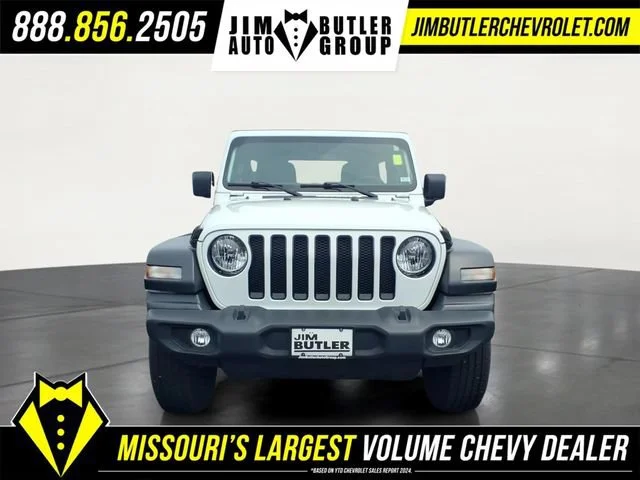 Used 2022  Jeep Unlimited Sport Altitude image 26