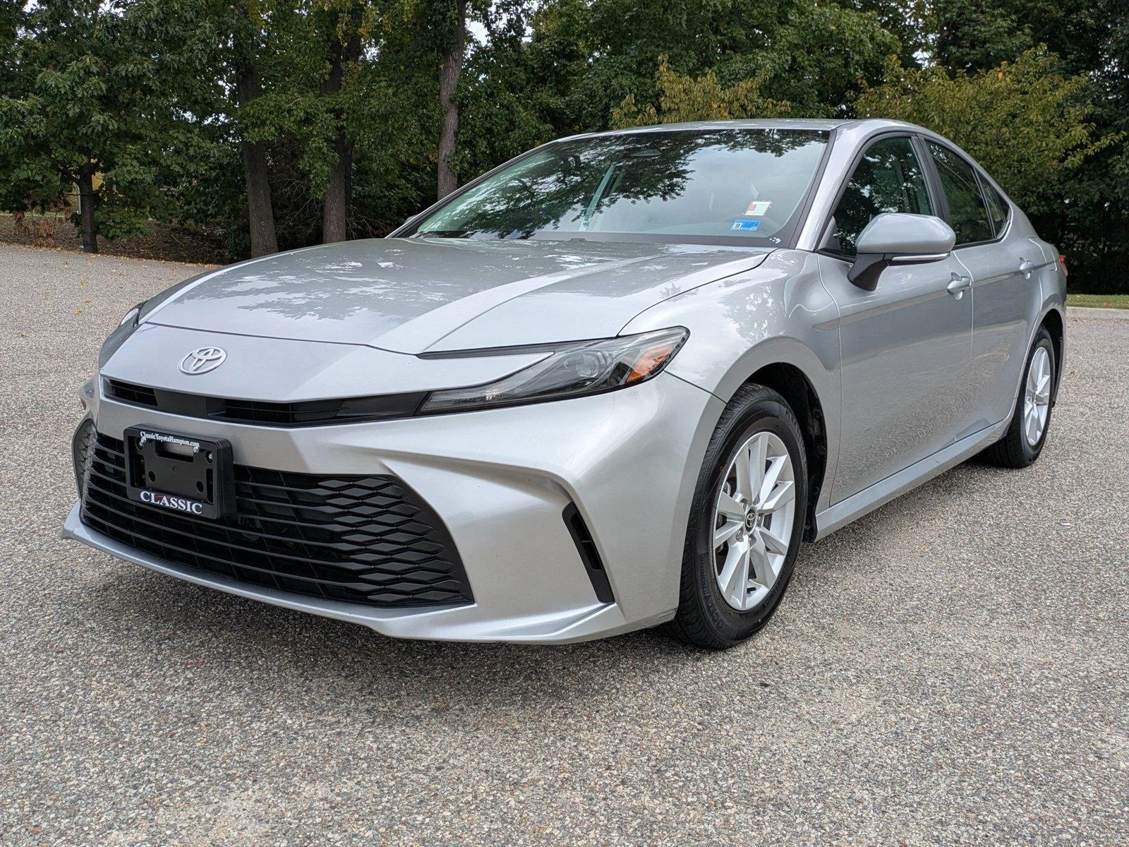 Certified Used 2025  Toyota LE image 8