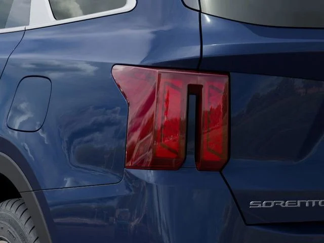 2025 Kia Sorento S - Photo 11