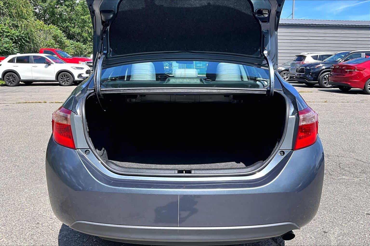 Used 2017 Slate Metallic Toyota L image 30