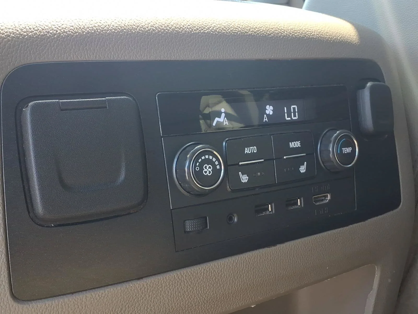 Used 2020 Onyx Black GMC SLT image 23