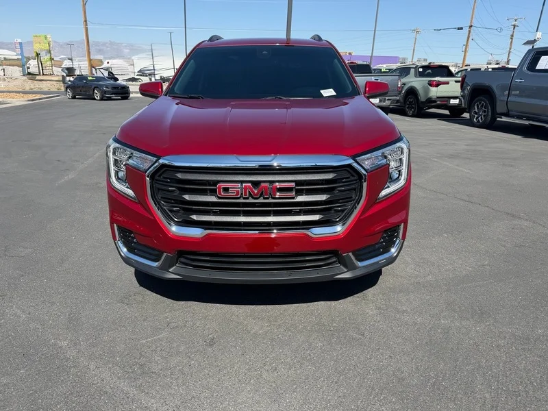 Used 2024 Volcanic Red Tintcoat GMC SLE image 8