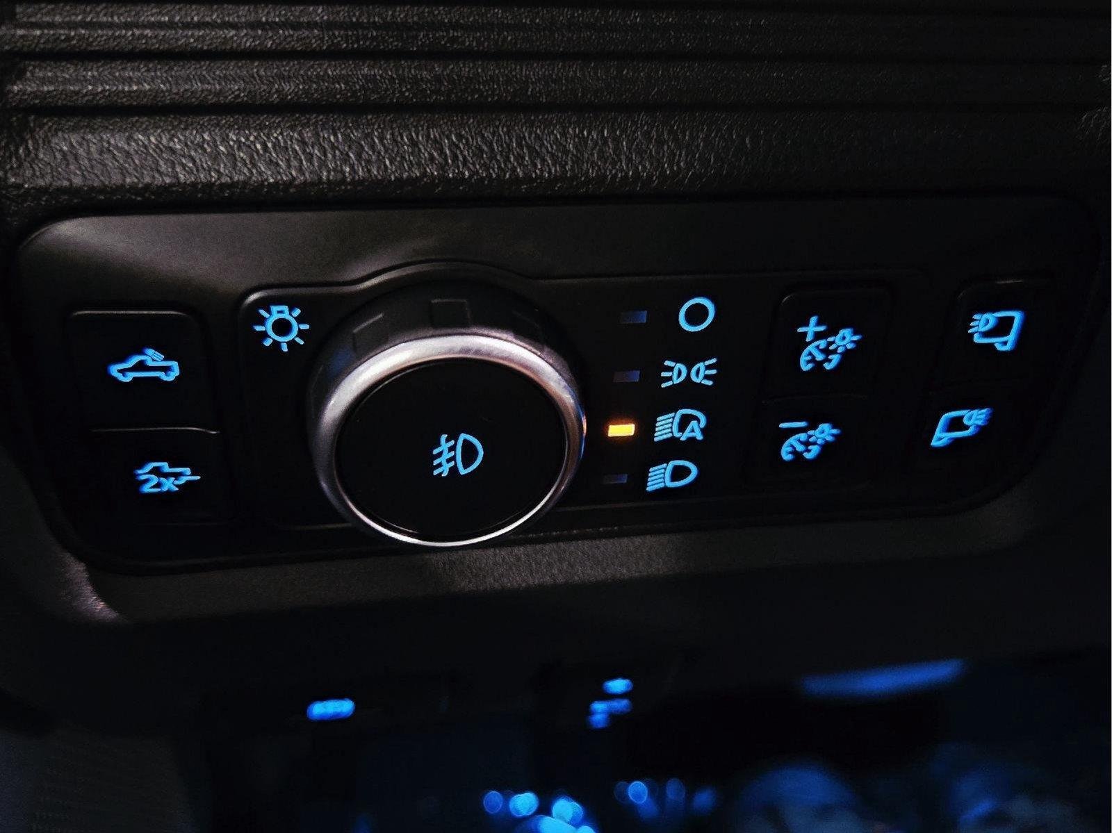 Used 2025 Oxford White Ford LARIAT image 29