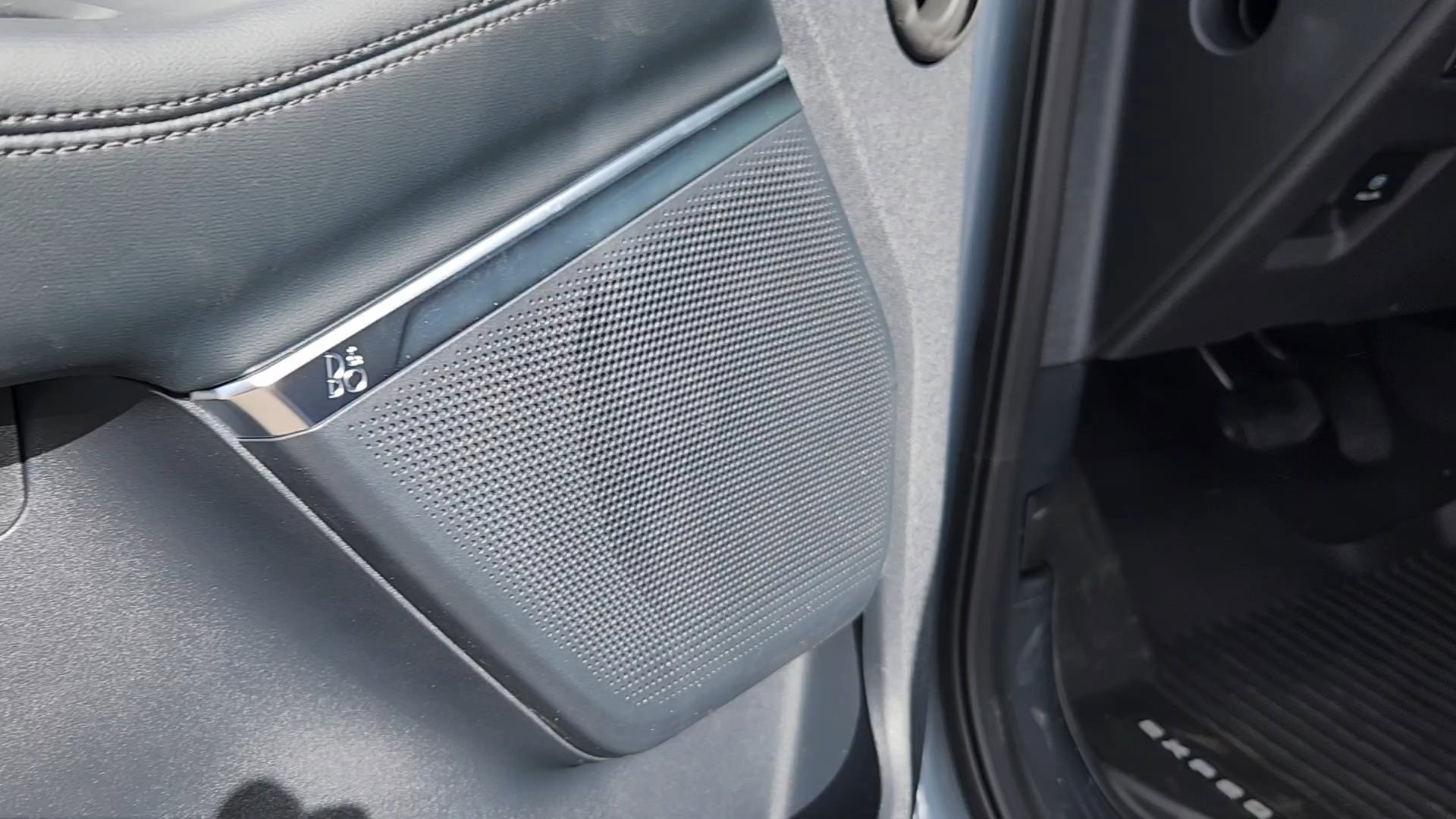 New 2026 Glacier Gray Metallic Tri-Coat Ford Tremor image 29
