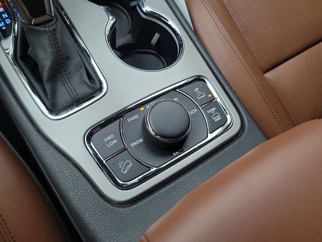 Used 2020 White Jeep Overland image 27