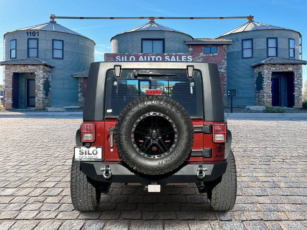 Used 2010  Jeep Unlimited Sport image 4
