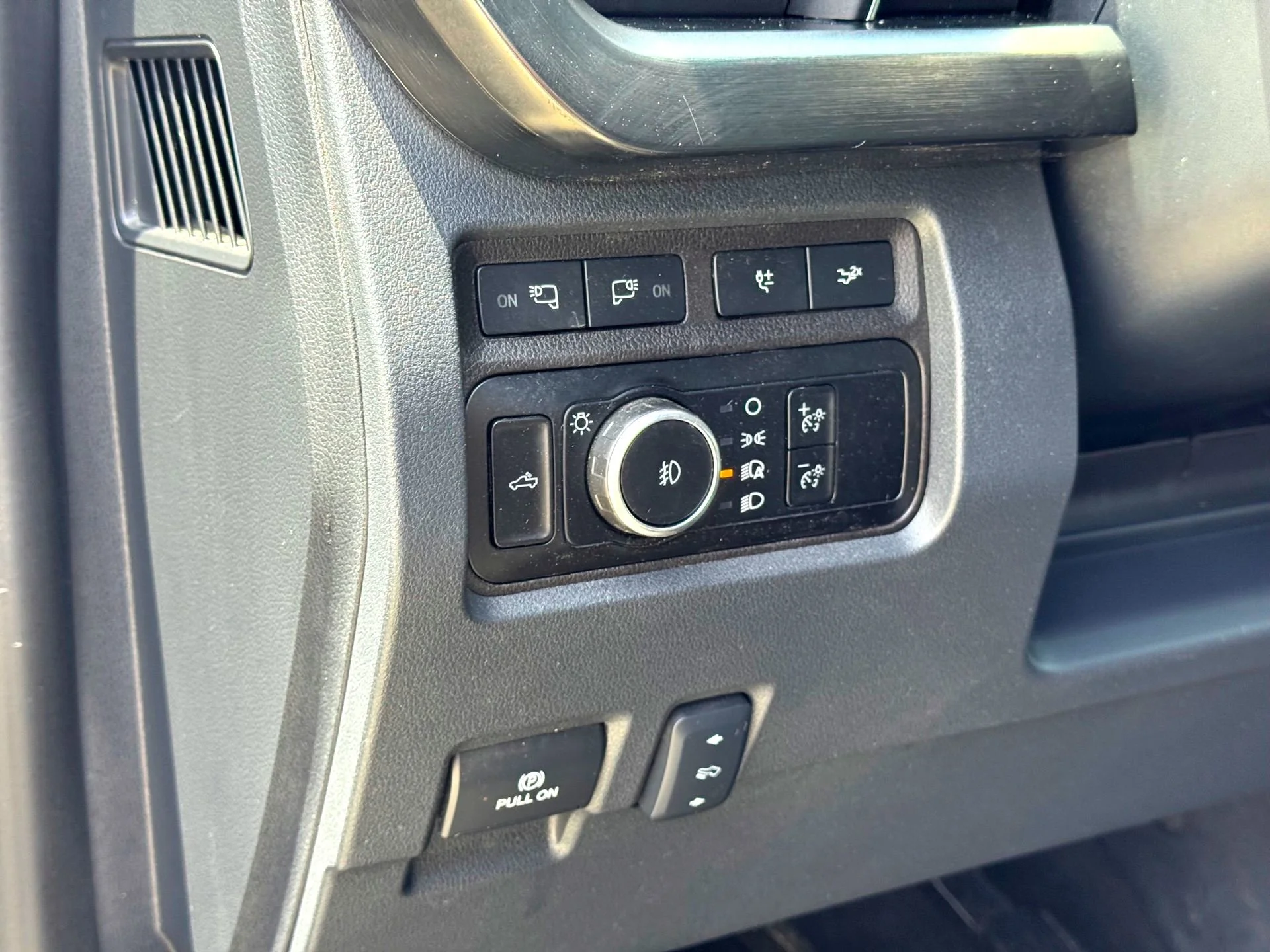Used 2024 White Ford Lariat image 15