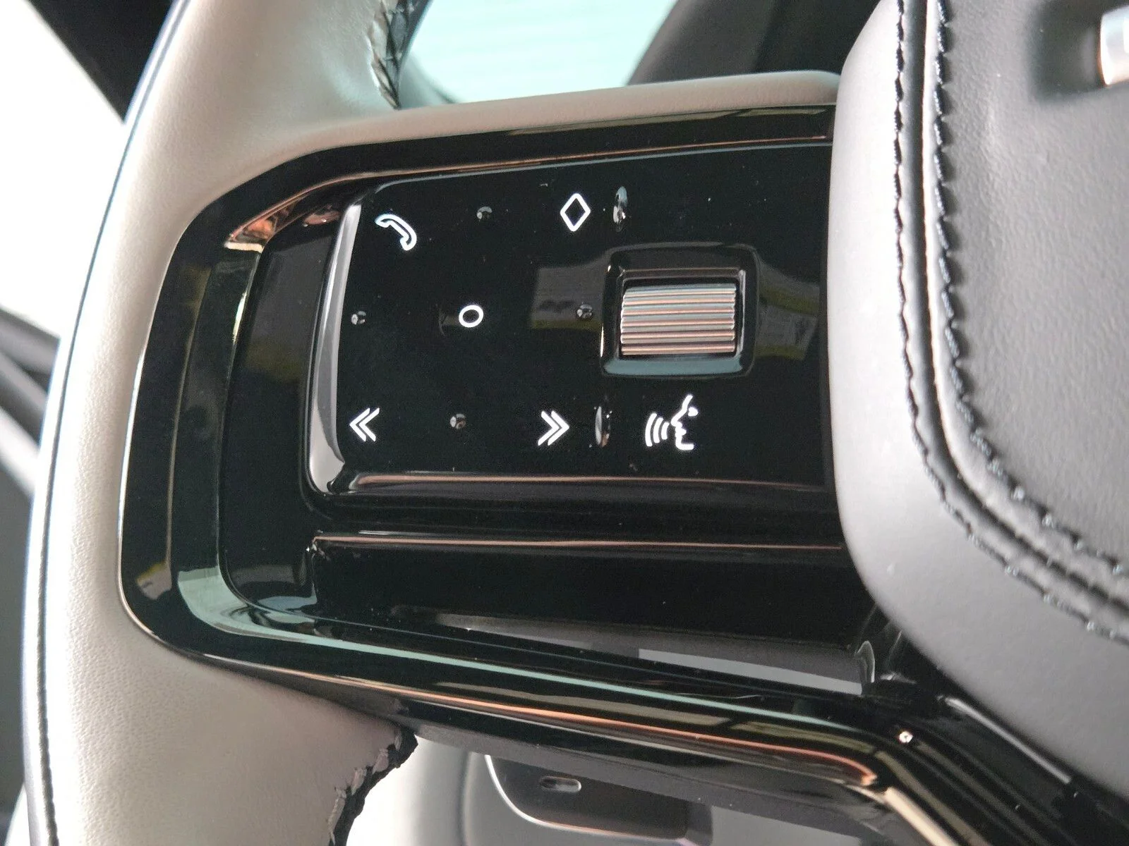 2024 Land Rover Range Rover Velar Dynamic SE - Photo 24