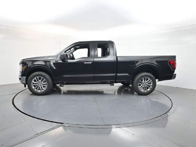 New 2026 Agate Black Metallic Ford XLT image 4