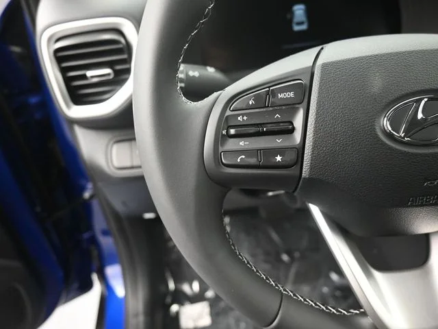 Used 2025 Blue Hyundai SEL image 19