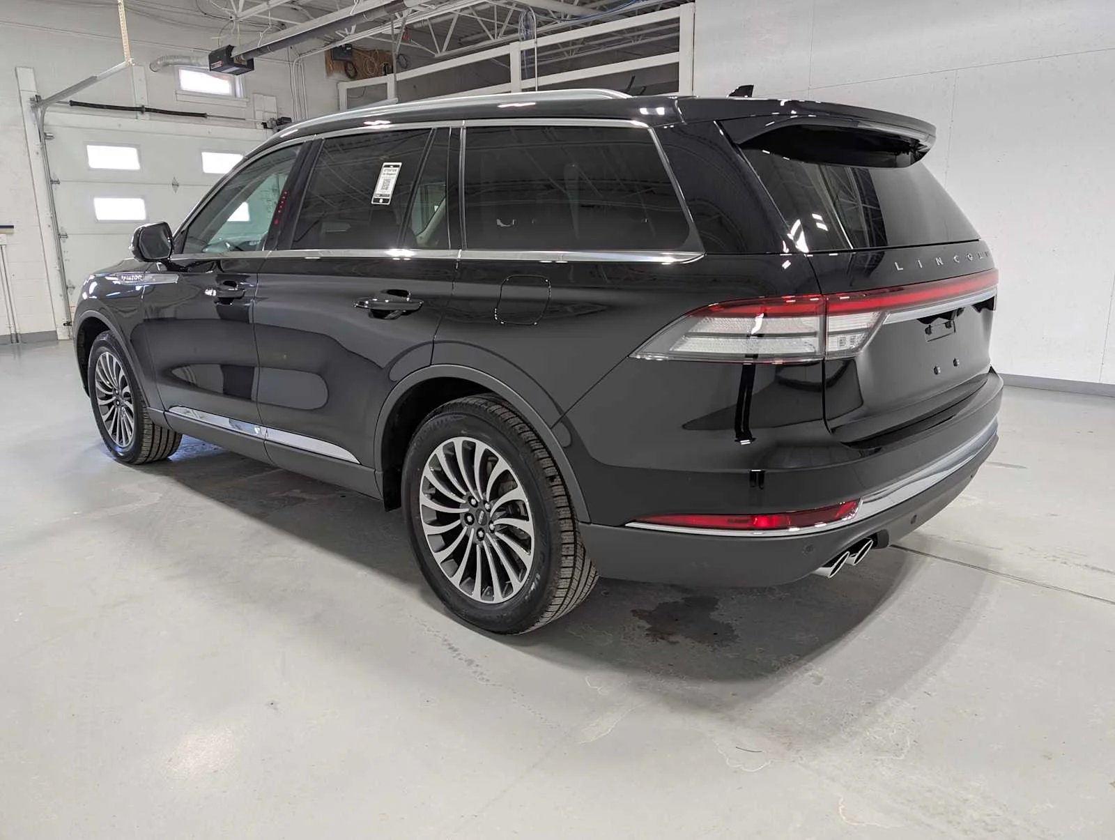 Certified Used 2024 Infinite Black Lincoln Reserve image 10