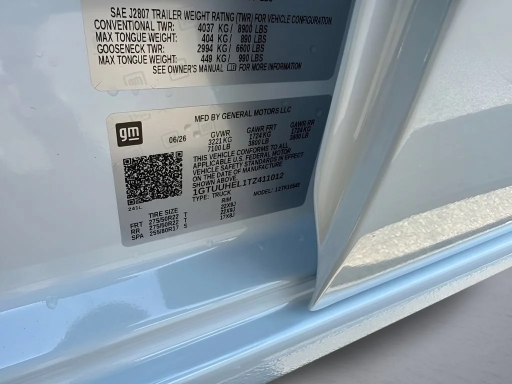 New 2026 Glacier White Tricoat GMC Denali Ultimate image 40