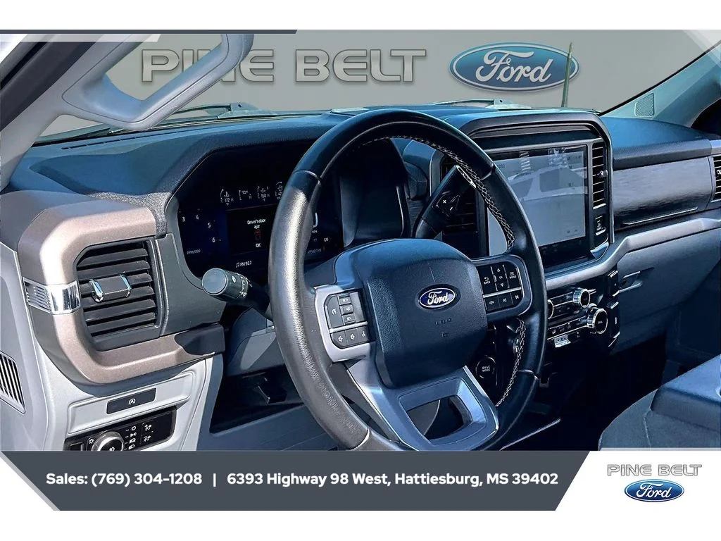 Used 2025 Oxford White Ford XLT image 13