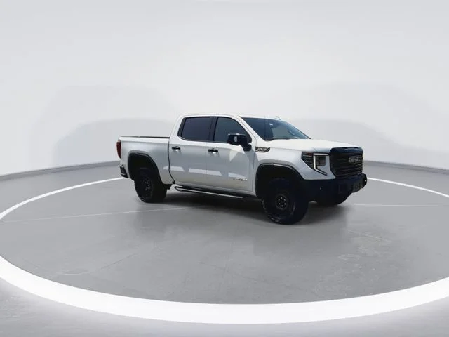 Used 2024 White GMC AT4X image 13